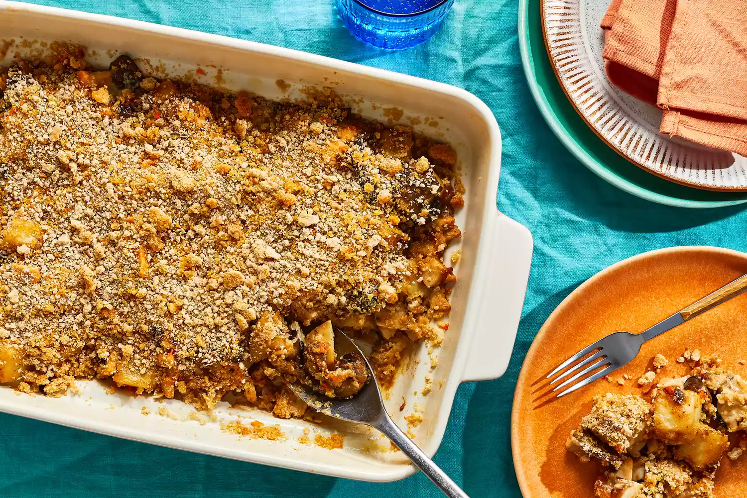 Uma caçarola de frango e batata