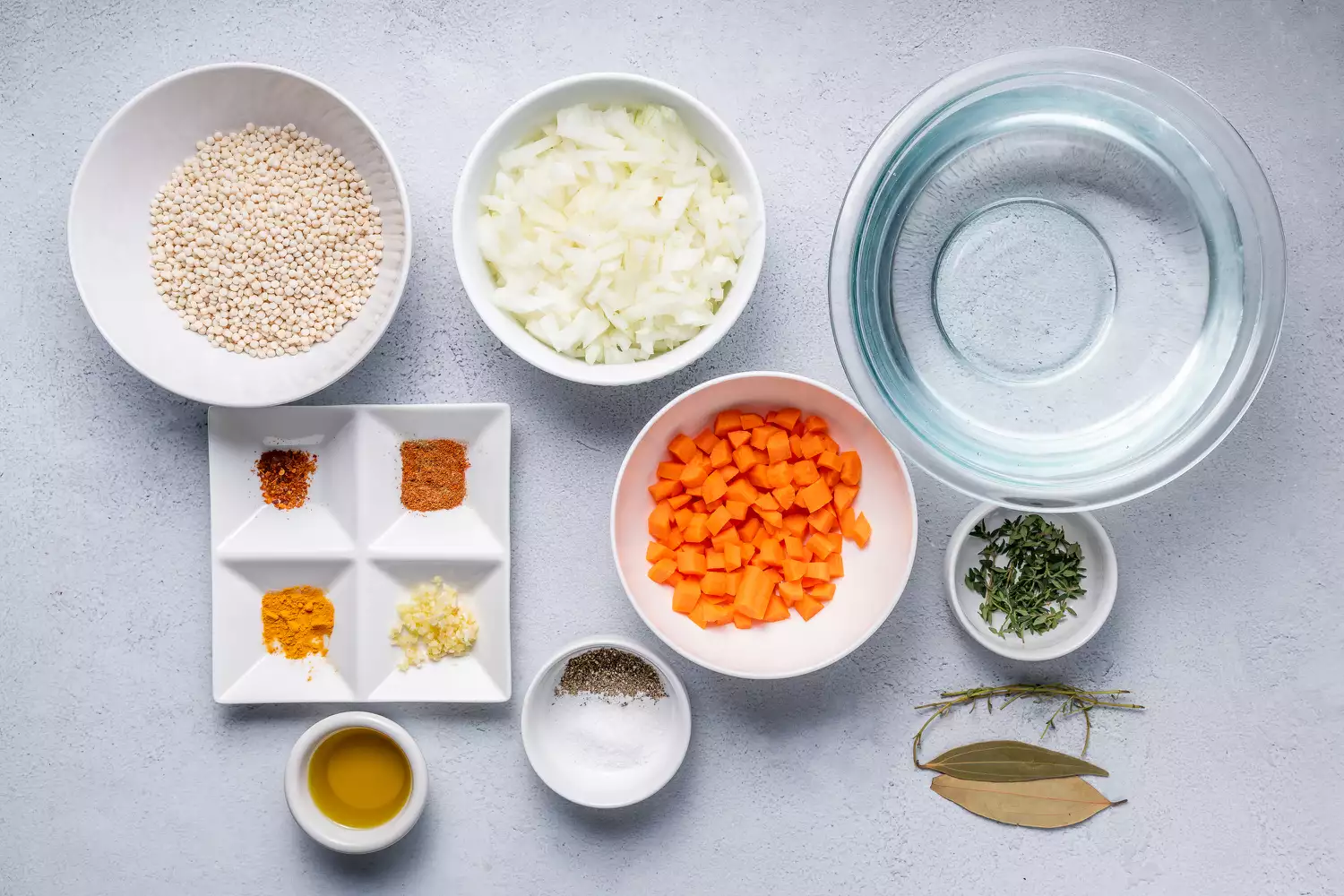 Ingredientes para fazer sopa de macarrão torrado